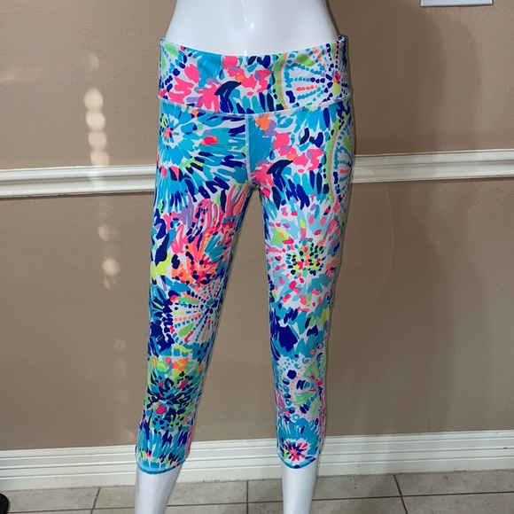 Lilly Pulitzer Pants - Lilly Pultizer Luxletic Capris !!FIRM PRICE!!
